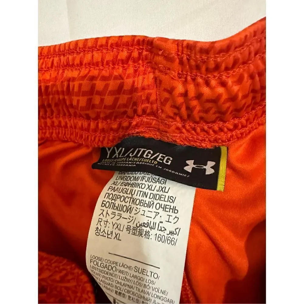 Under Armour boys sports shorts size YXL